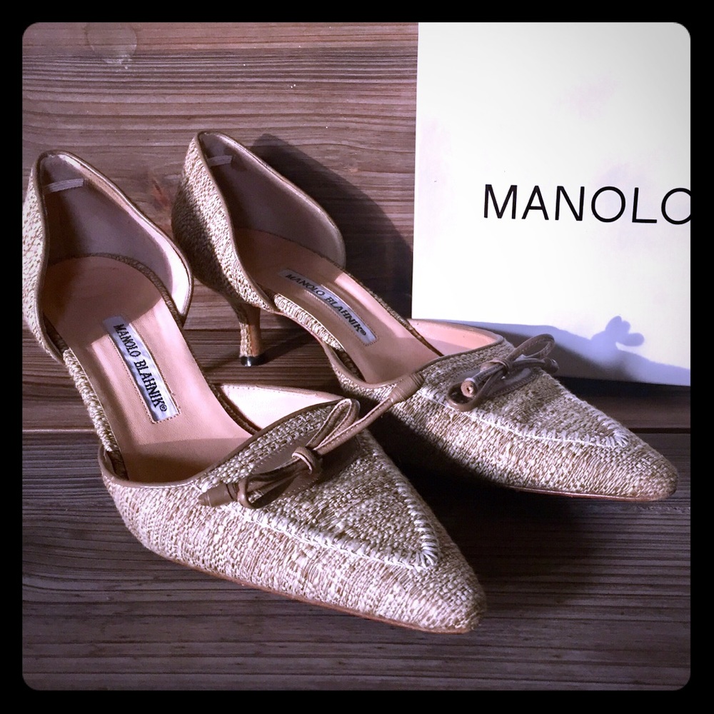 *SOLD*🎉HP🎉Manolo Blahnik Kitten Heels Tweed